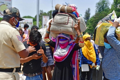 Plight of Migrant Workers &ndash; Baby shakes to wake up deceased mother