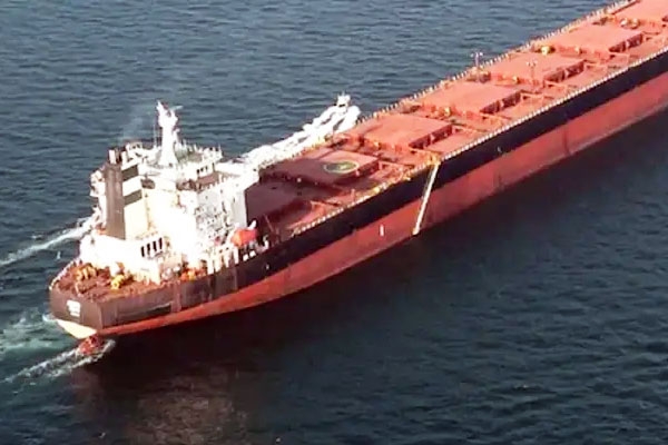 Iran Tanker Carrying 600,000 Barrels Signals Gujarat Port Iran Tanker Carrying 600,000 Barrels Signals Gujarat Port